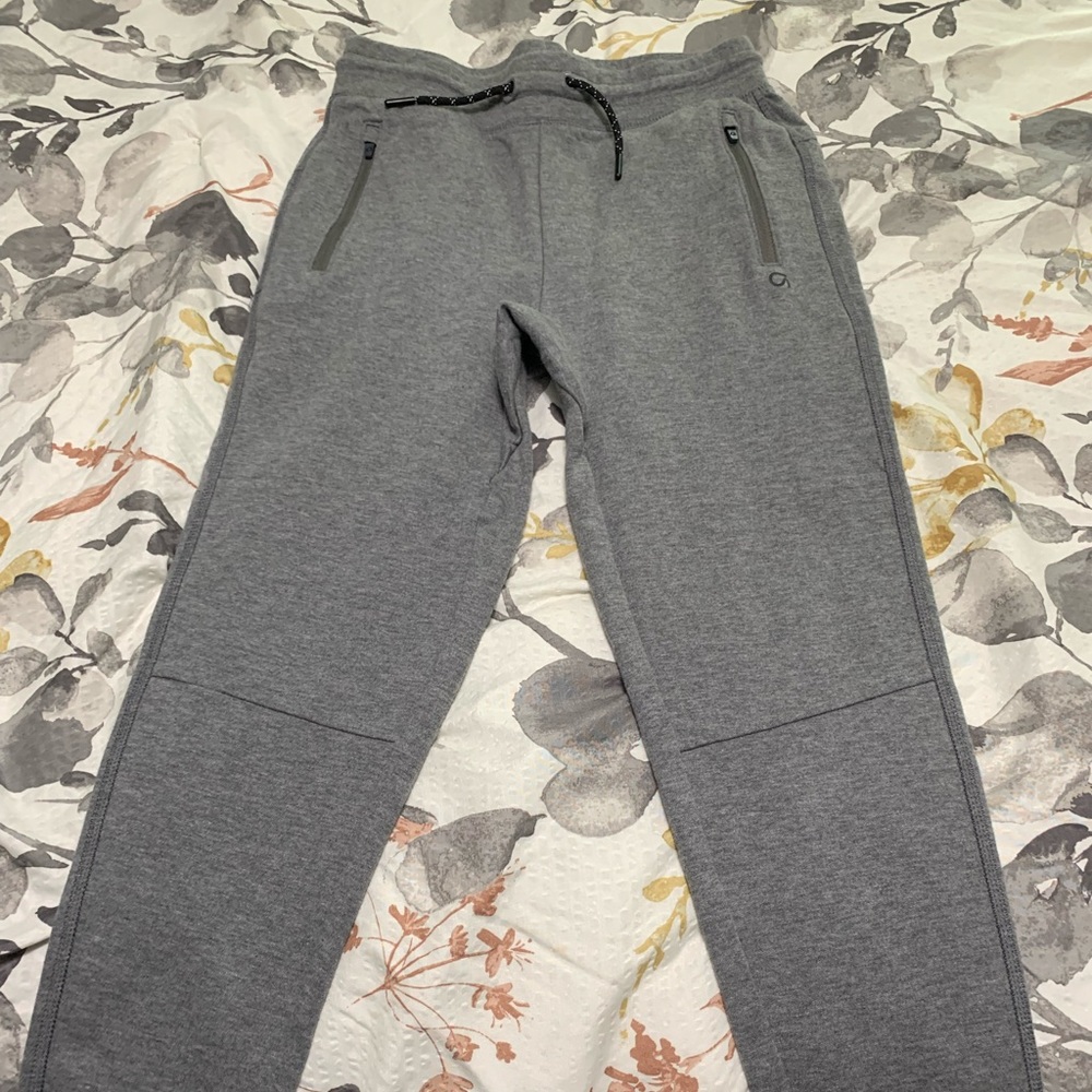 5 pairs of Gap boys size 8 Husky joggers.